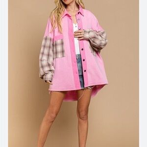 Vici front and‎ center pink and plaid shacket size s